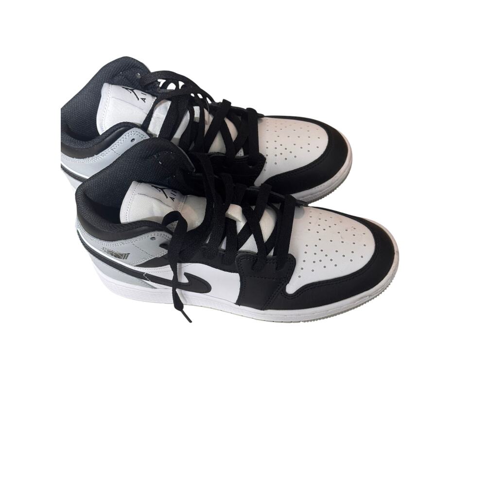 Air Jordan 1 Mid Older Boys Sneakers Boys 4.5Y White Gray Leather Athletic Logo - Picture 4 of 11